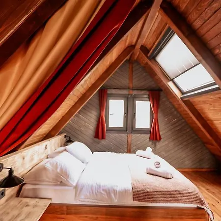 カントリーハウス Minna Butik Ev