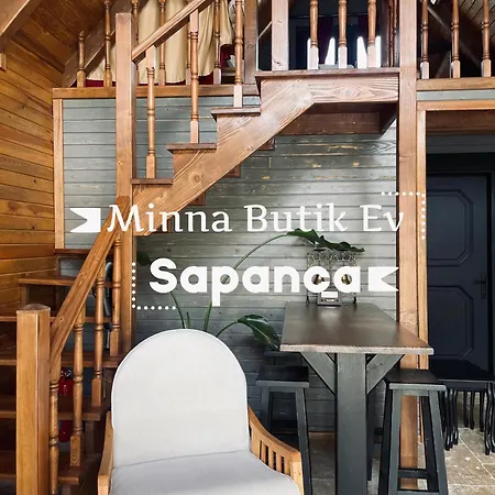 カントリーハウス Minna Butik Ev サパンジャ